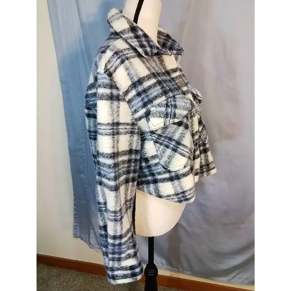 Zaba cropped gray plaid jacket
